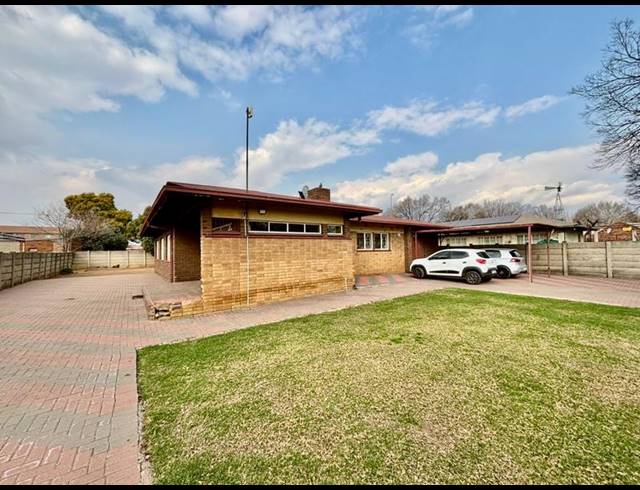 3 BEDROOM HOUSE FOR SALE IN VANDERBIJLPARK CW 5